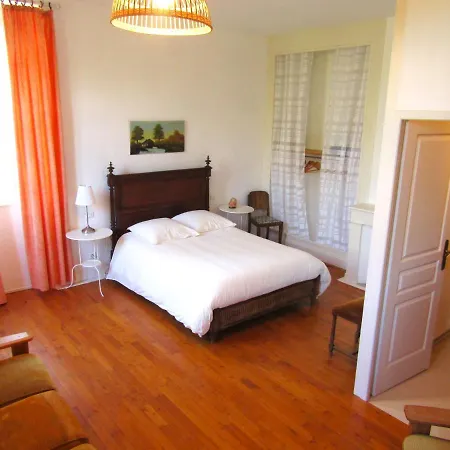 La Demeure Des Fleurs 3*