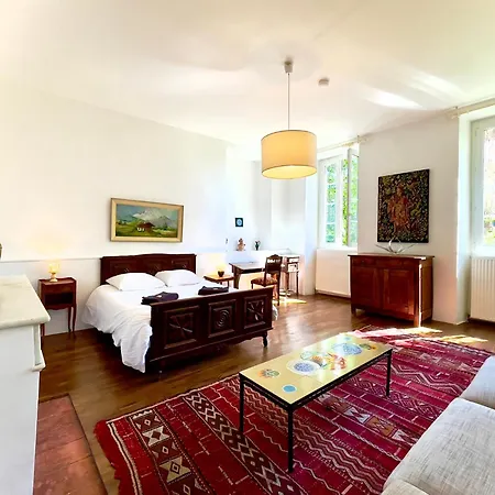 La Demeure Des Fleurs Caillavet