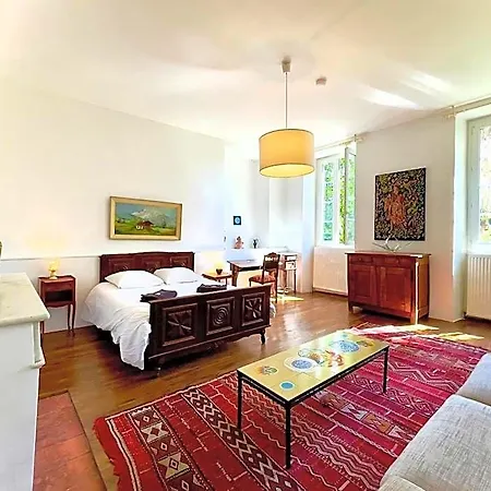 Bed & Breakfast La Demeure Des Fleurs 3*