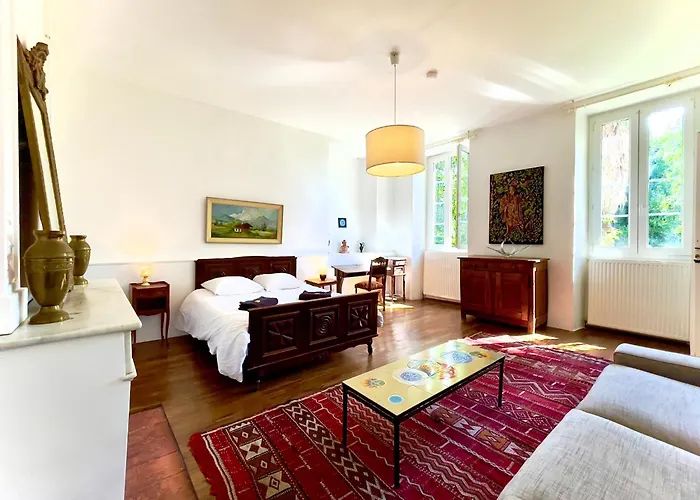 La Demeure Des Fleurs Caillavet