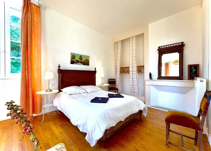 La Demeure Des Fleurs 住宿加早餐酒店