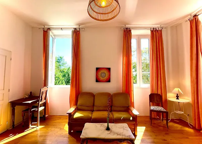 Couette-café La Demeure Des Fleurs 3*